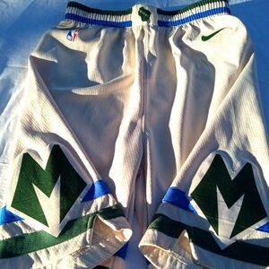 Milwaukee Bucks NBA Authentic game shorts